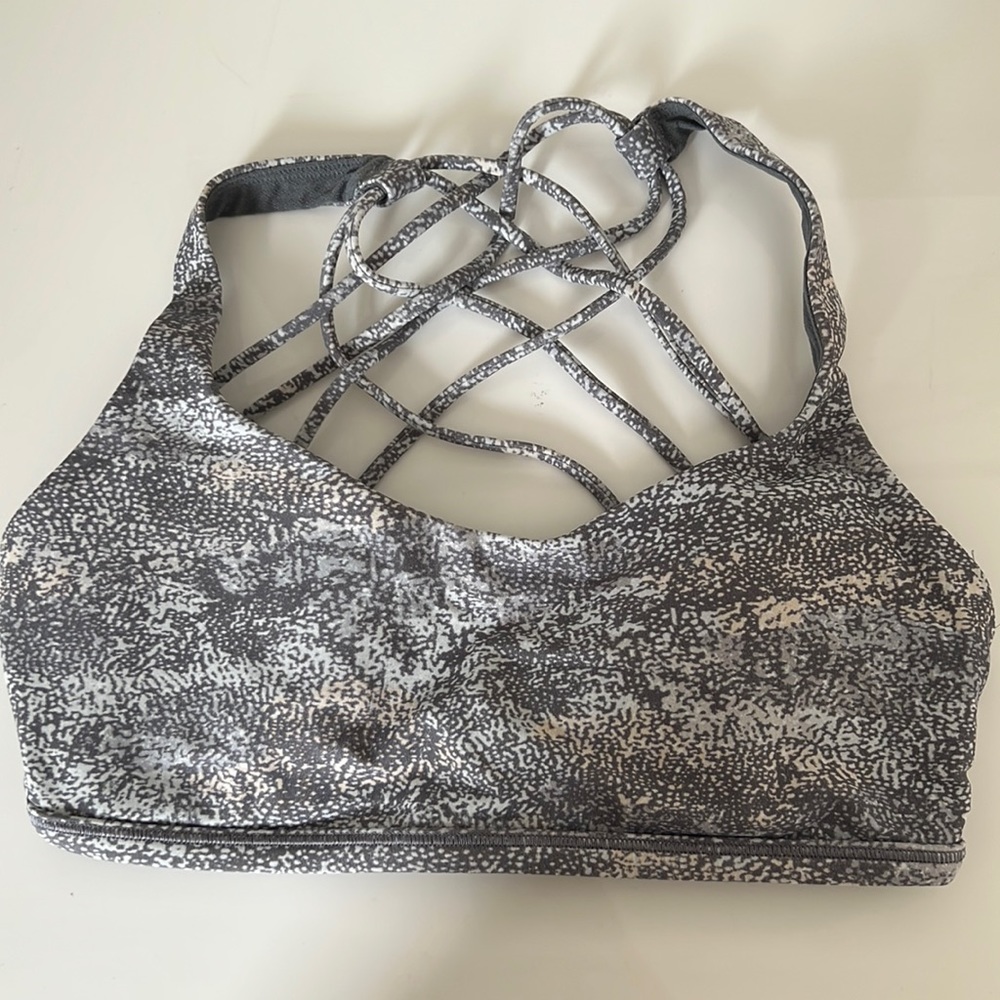 Lululemon sports bra